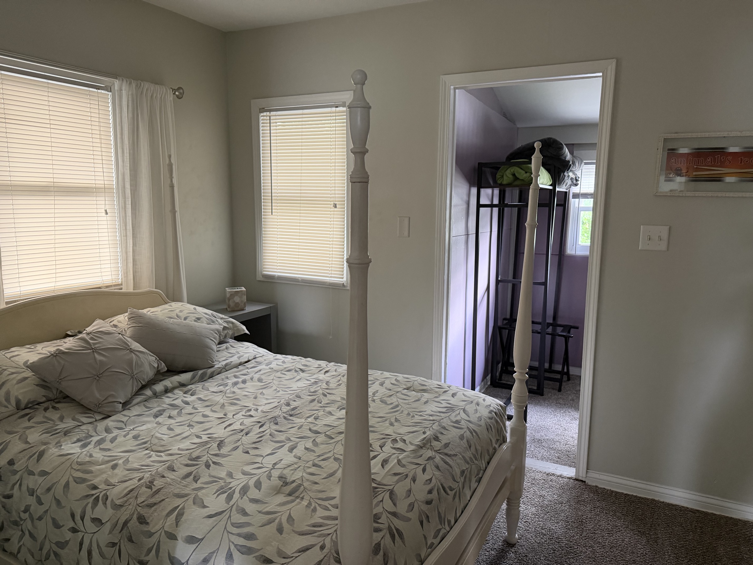 Guest bedroom with connected room